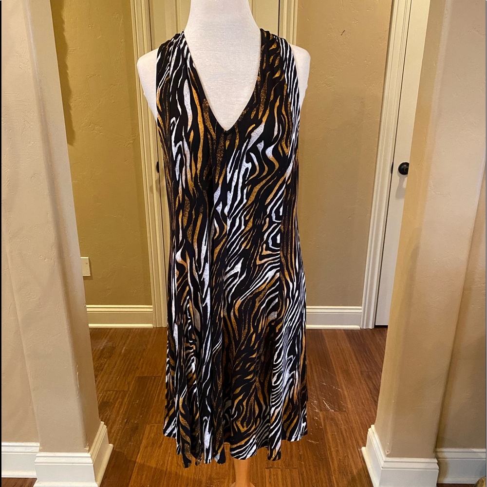 Sleeveless V-neck Dress